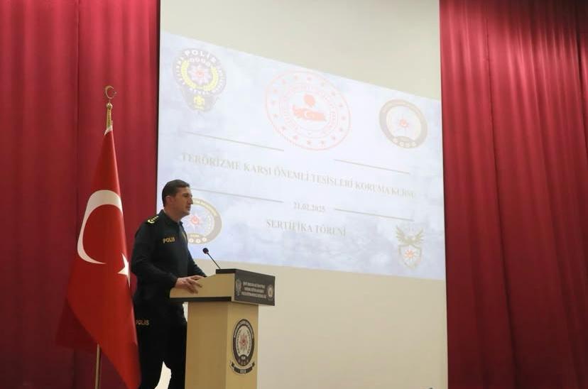TERÖRİZME KARŞI ÖNEMLİ TESİSLERİ KORUMA KURSU SERTİFİKA TÖRENİ
